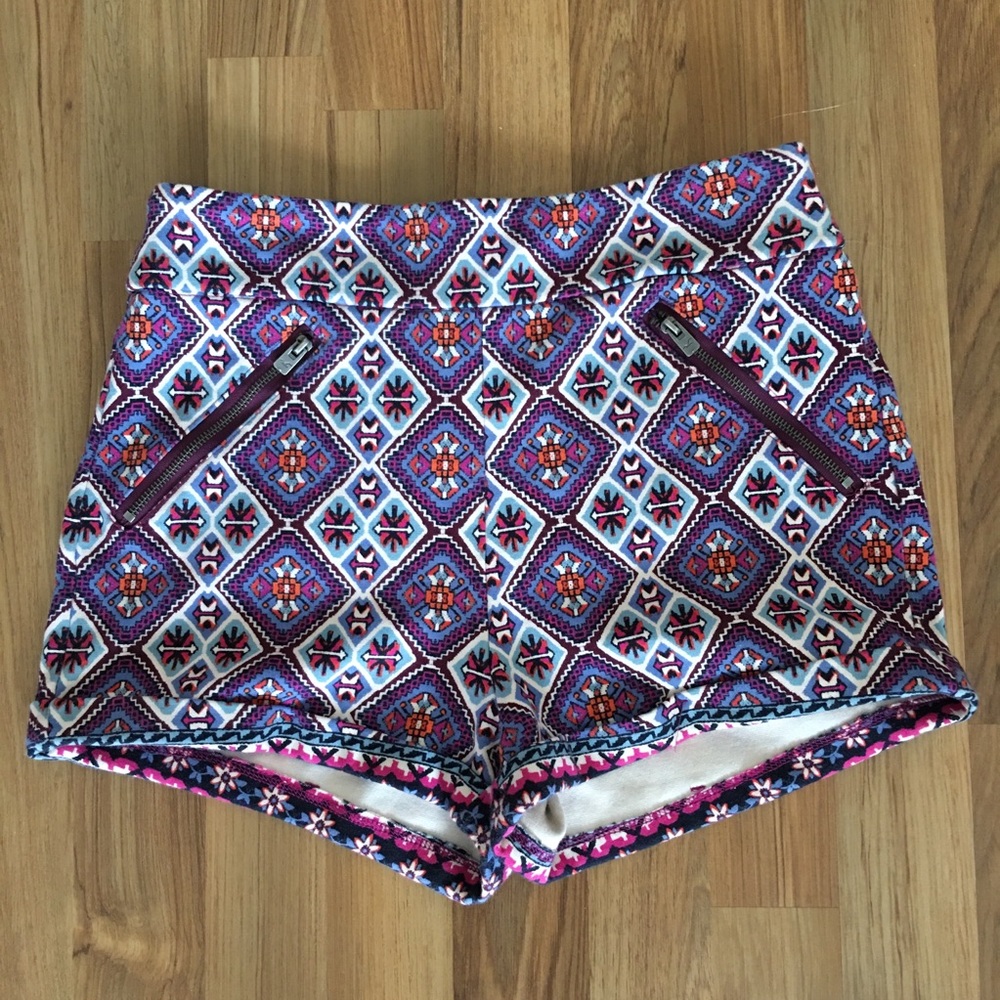 ✨BOGO FREE✨ Hollister boho high waisted stretch shorts size s